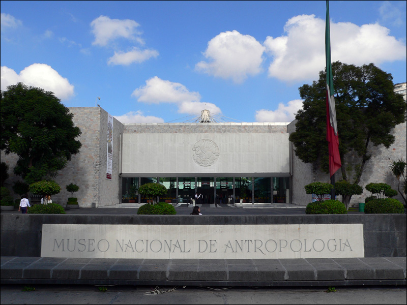 Entrada al Museo Nacional de Antropología